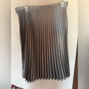 Banana Republic Metallic Bronze Pleated Skirt - Size 10P